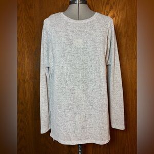 Zara women’s Light Gray Textured Knit Top - medium.